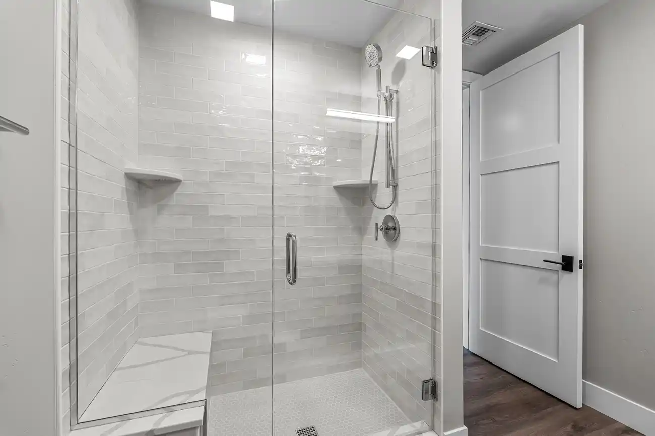 Seasons at Sandpoint Building 8 walk-in shower